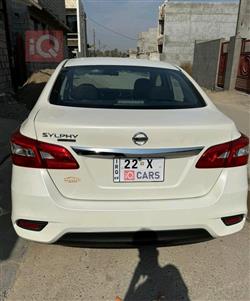 نيسان سيلفي